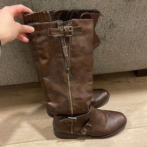 Brown leather boots with plaid